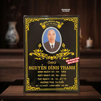 Bia mộ sứ cho cụ ông, nền đen, chữ vàng, có ảnh