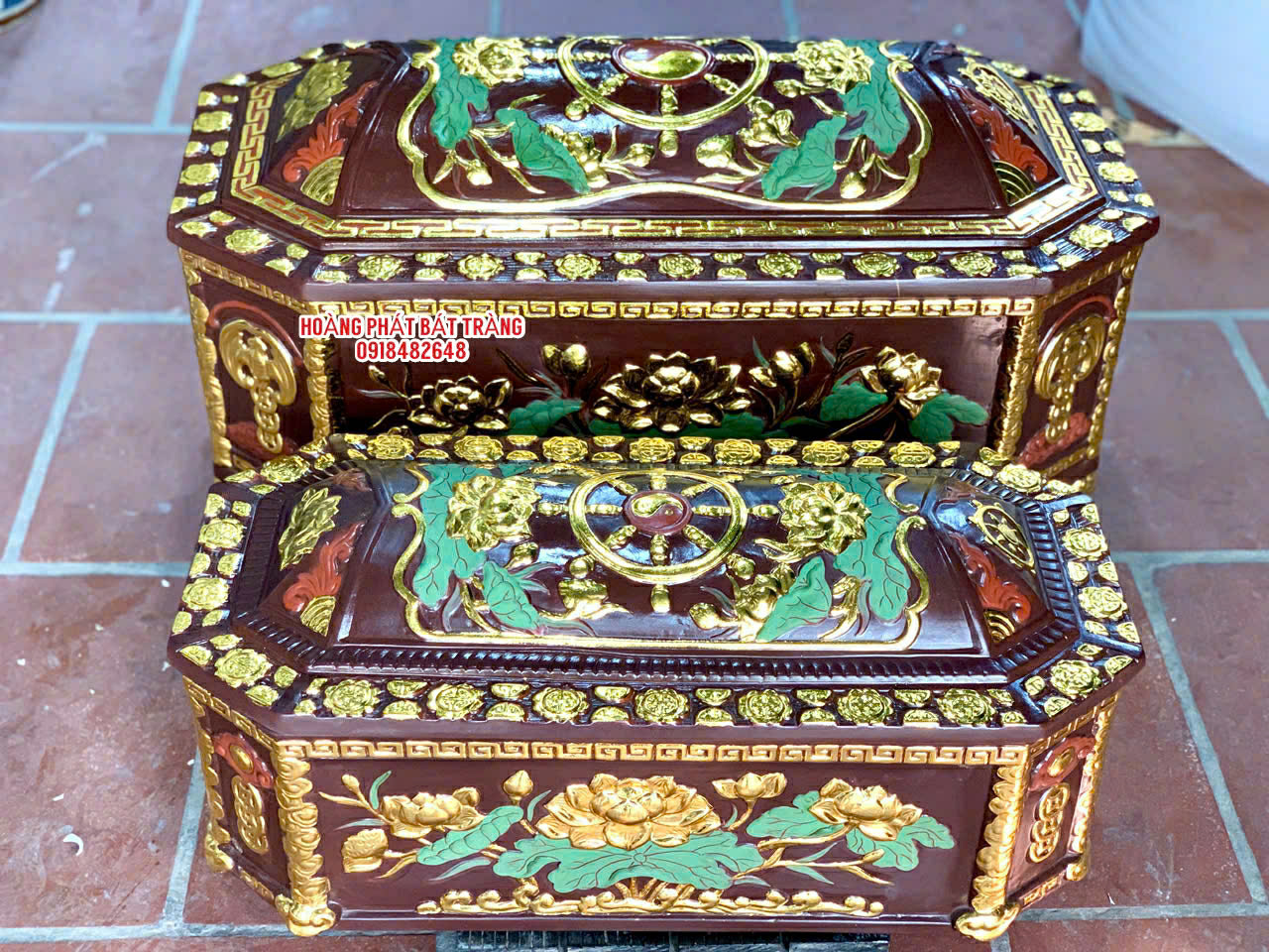 quach-tieu-dep-2025-hoa-sen-dat-vang